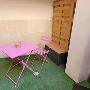 charming-studio-in-the-heart-of-avignon.fr-provencehotel.com/